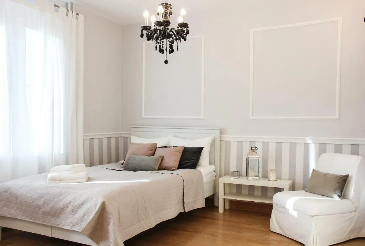 Piekna Downtown Apartment contacts